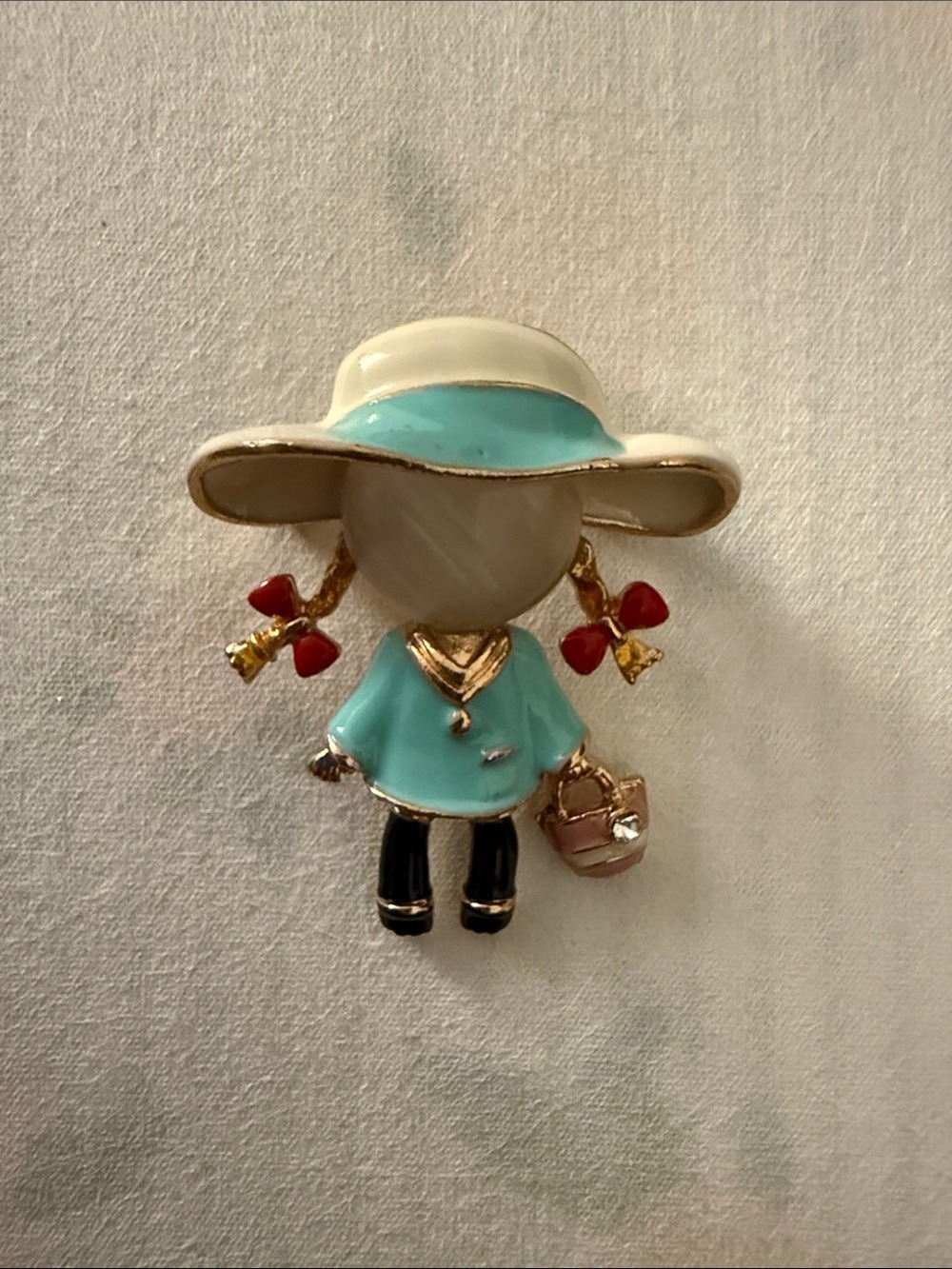 Turquoise & Cream Enamel women’s girls Brooch or a pendant